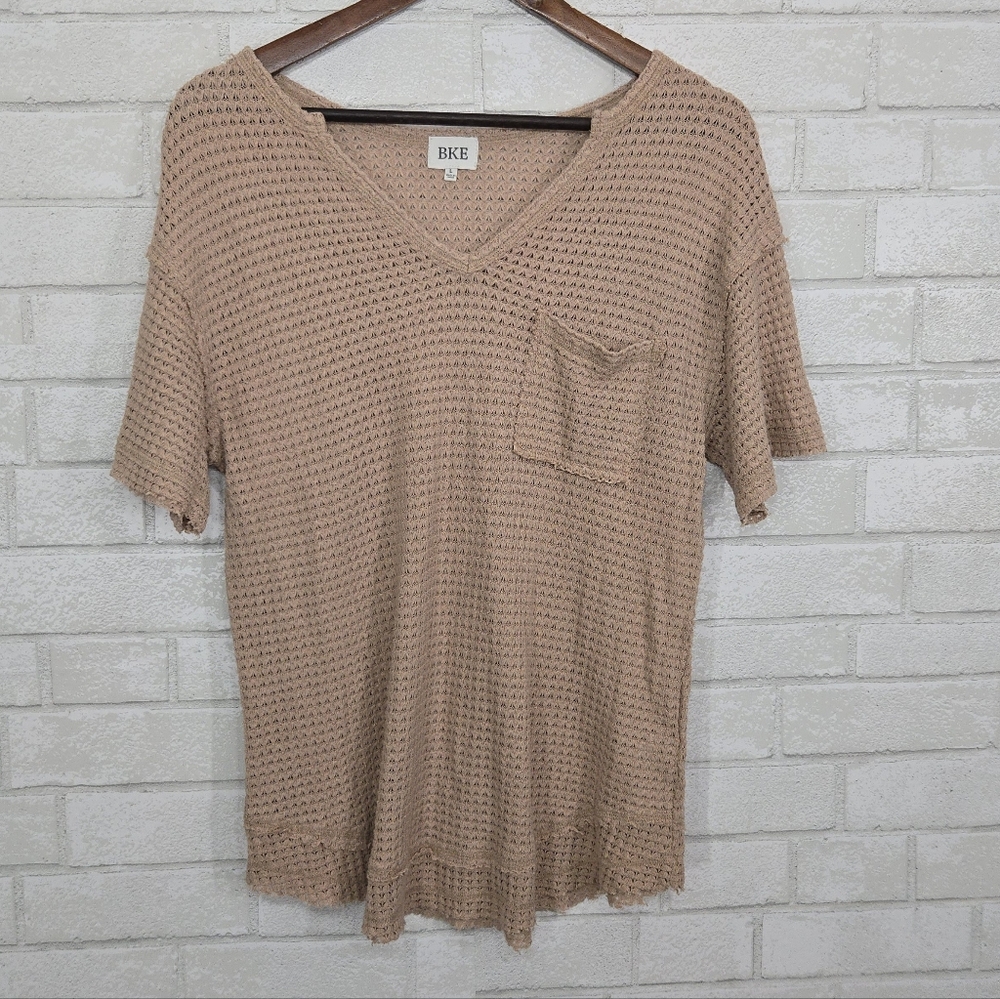 BKE Beige Waffle Knit Short Sleeve V-Neck Tee - Picture 2 of 13